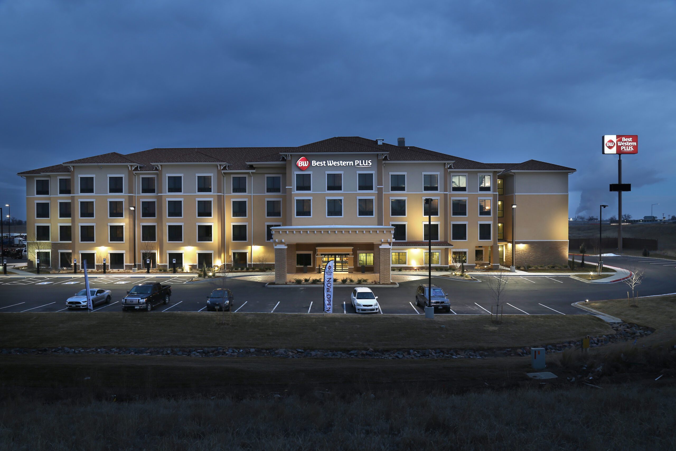 Exterior of Best Western in Hudson, CO.