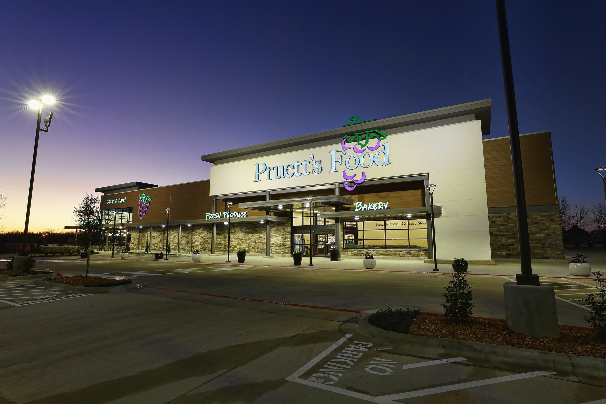 Exterior of Pruett's Food building.